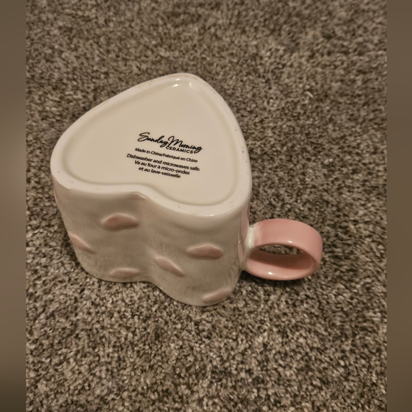 Heart-Shaped Pink and White Mug Valentines Love - Picture 2 of 3